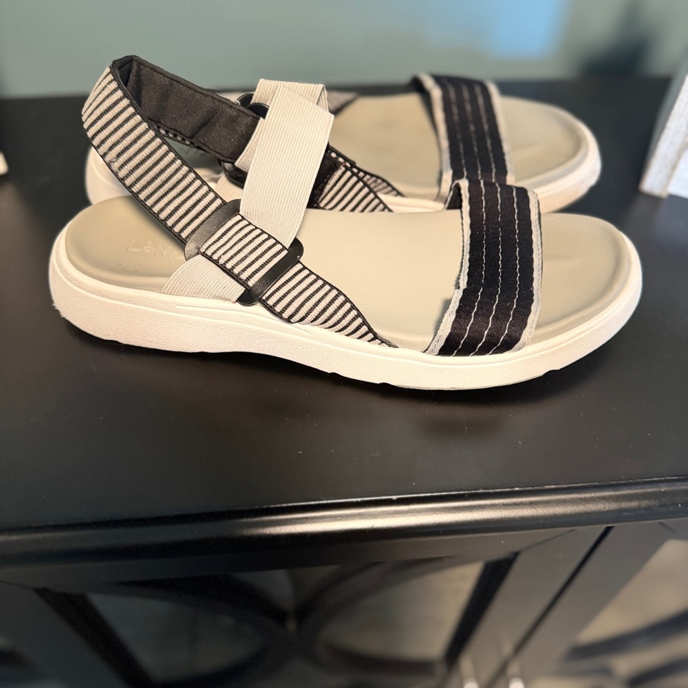 Lamo Black and‎ Cream Women's Sandals